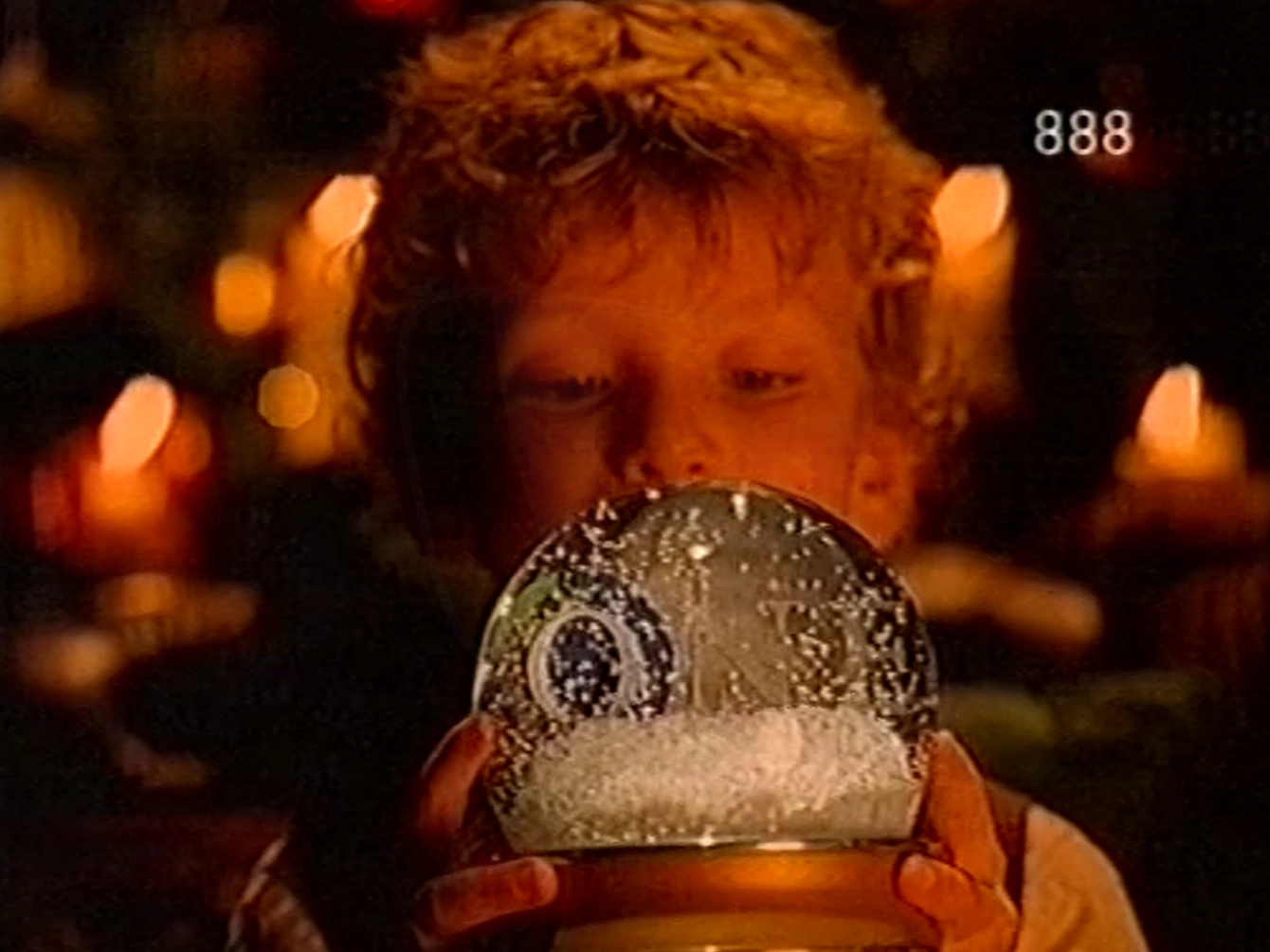 RTÉ News, RTÉ Weather and RTÉ One continuity including programme ...